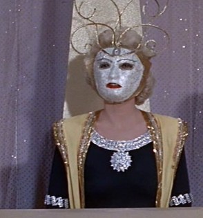 queen-of-outer-space-1